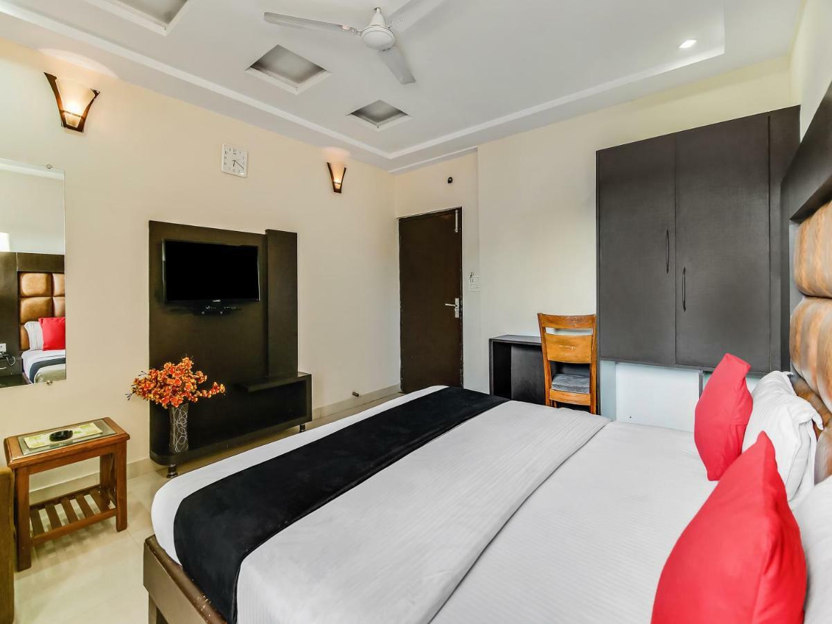 Capital O 32619 Hotel Sugar Palm Gwalior Εξωτερικό φωτογραφία