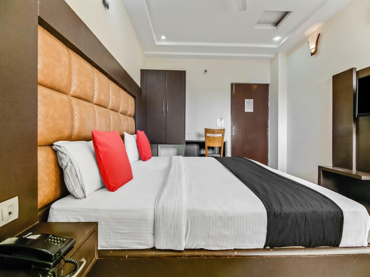Capital O 32619 Hotel Sugar Palm Gwalior Εξωτερικό φωτογραφία