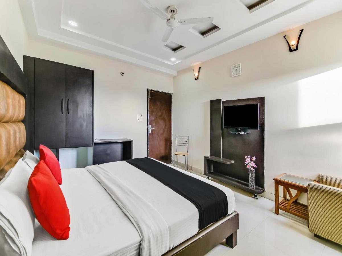 Capital O 32619 Hotel Sugar Palm Gwalior Εξωτερικό φωτογραφία